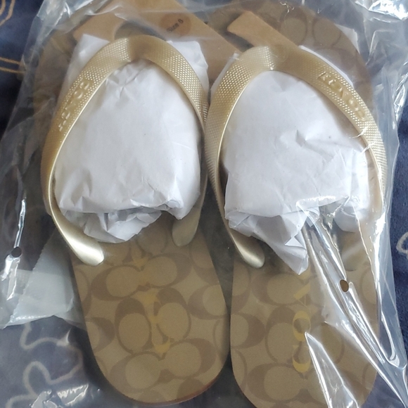 Coach bagged flip flops gorgeous signature firm water resistance - Picture 1 of 9